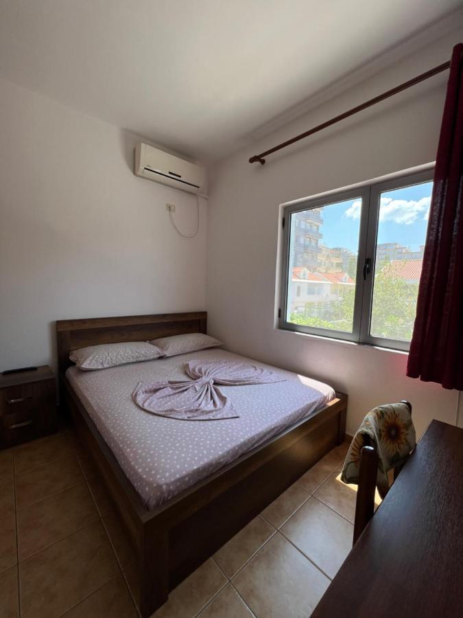 Kune, 3 * Shëngjin